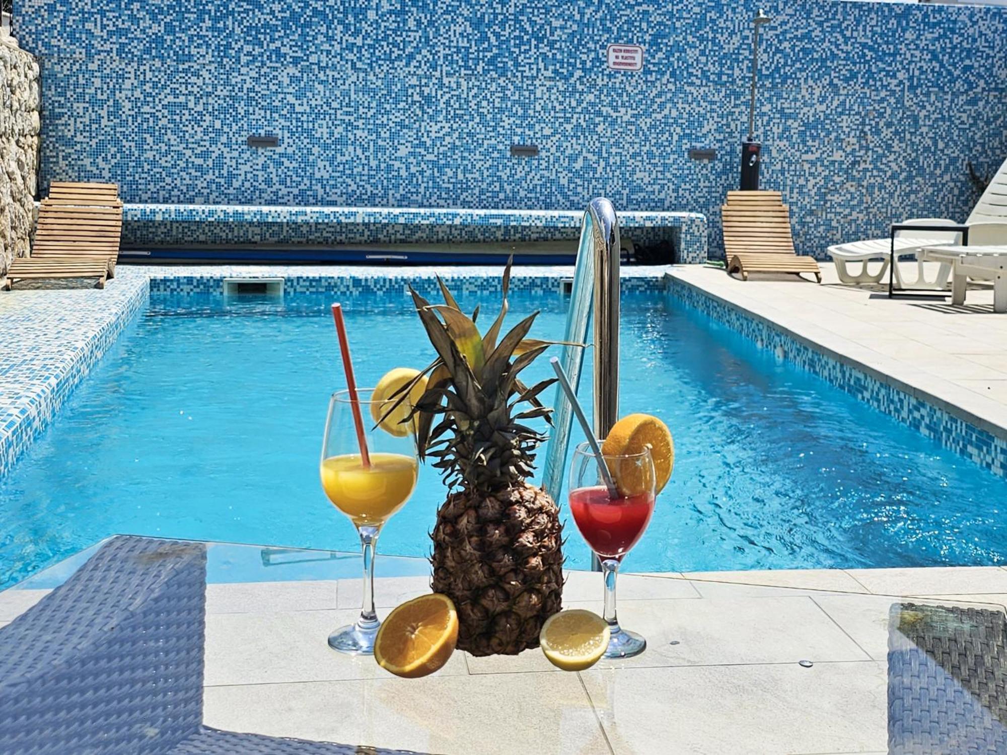 The Golden Grotto Apartments Novalja Ngoại thất bức ảnh